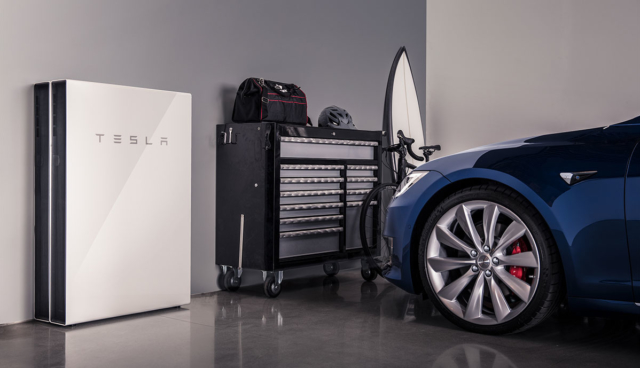 Tesla-Garage
