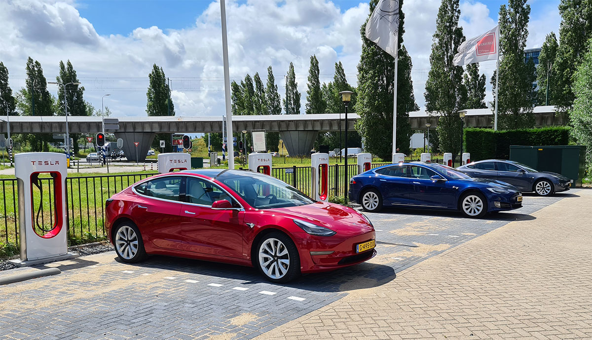 Tesla-Supercharger-Rijswijk