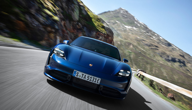 Porsche-Taycan-Front-blau