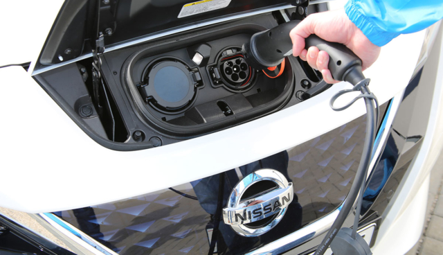 Nissan-Leaf