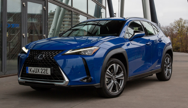 Lexus UX 300e-6