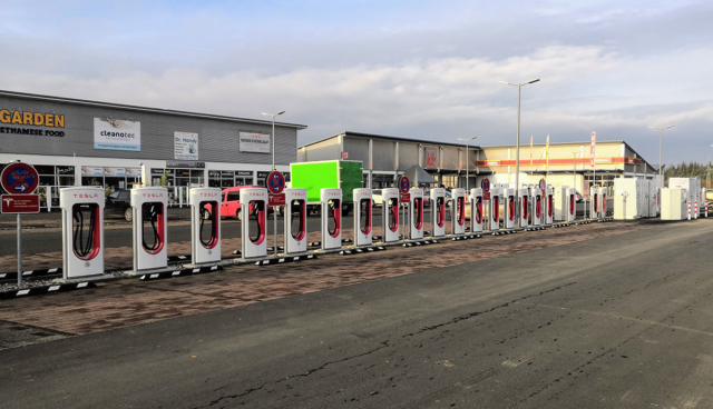 Tesla-Supercharger-Oberhonnefeld