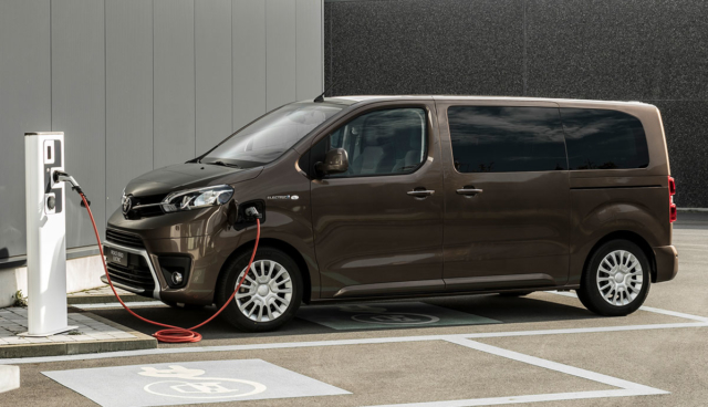 Toyota-Proace-Verso-Electric-2020-10