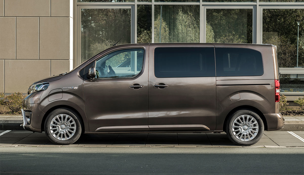Toyota-Proace-Verso-Electric-2020-8