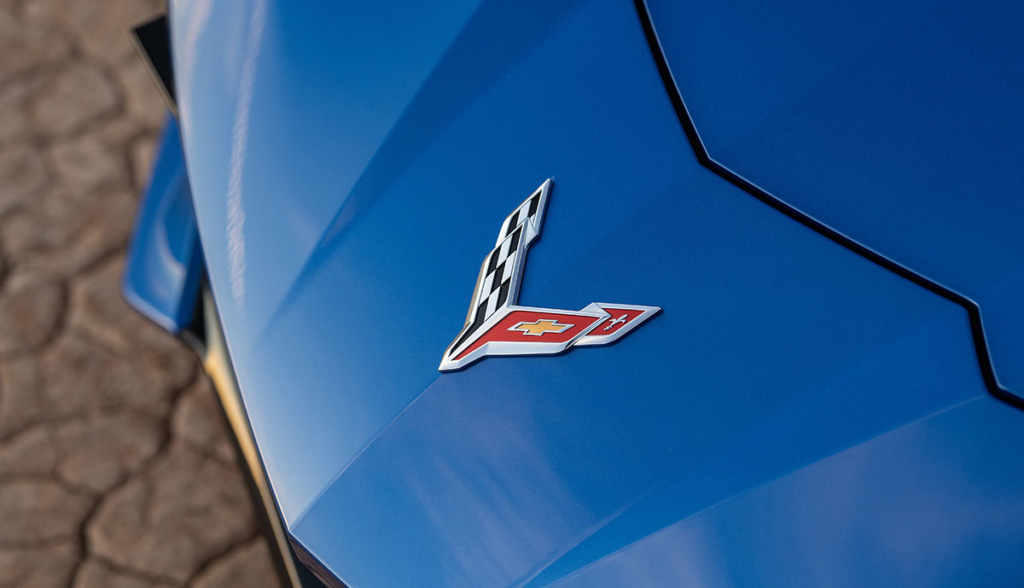 Chevrolet-Corvette-Stingray-Front-Logo