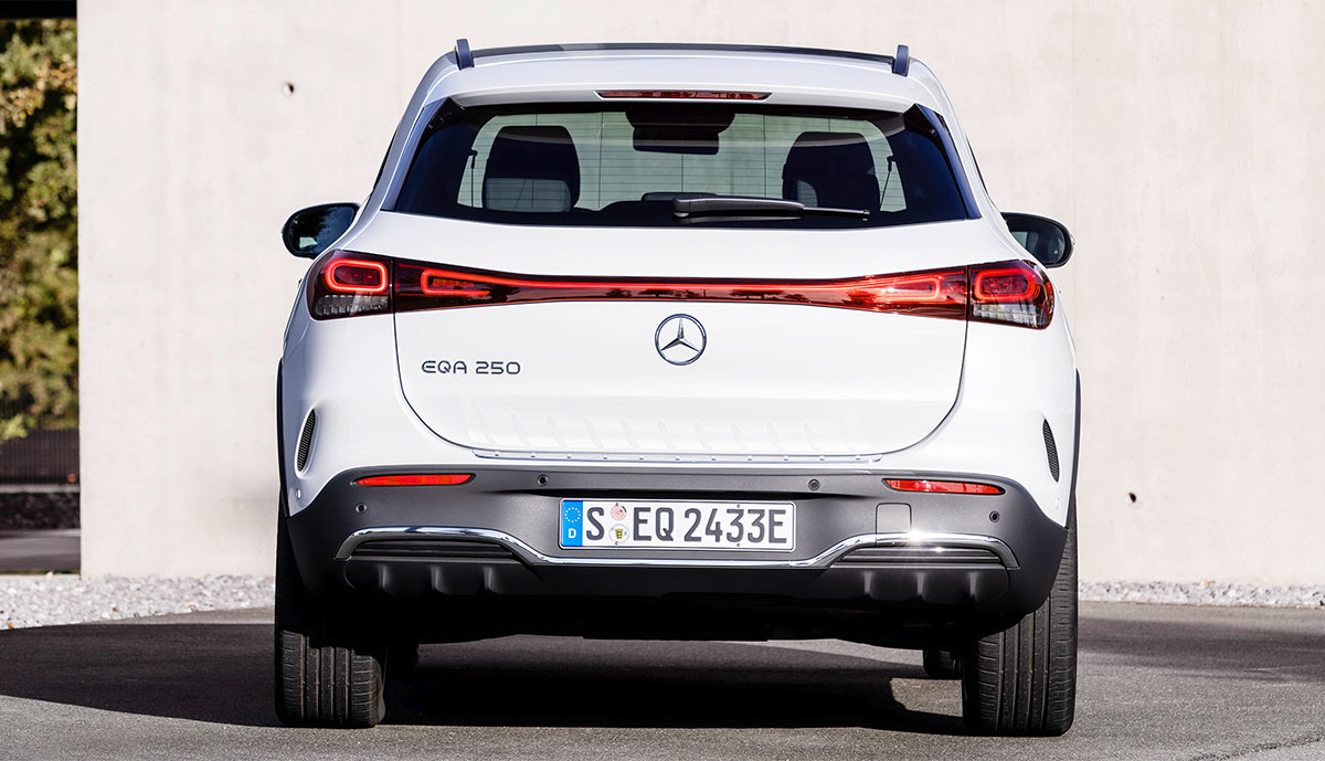 Mercedes-EQA-2021-3