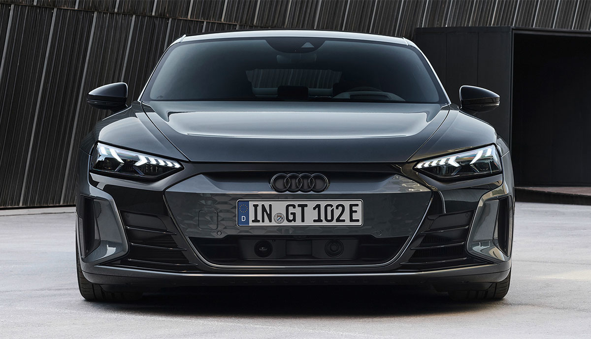 Audi-RS-e-tron-GT-2021-8