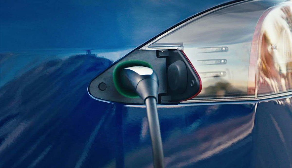 Tesla-charging-plug