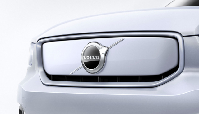 Volvo_XC40_Recharge-Front