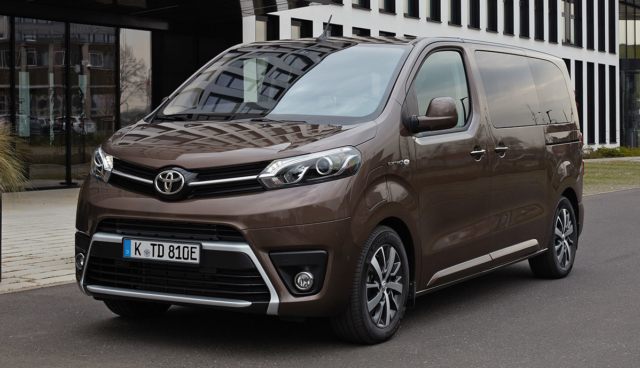 Toyota-Proace-Verso-Electric-2021-1