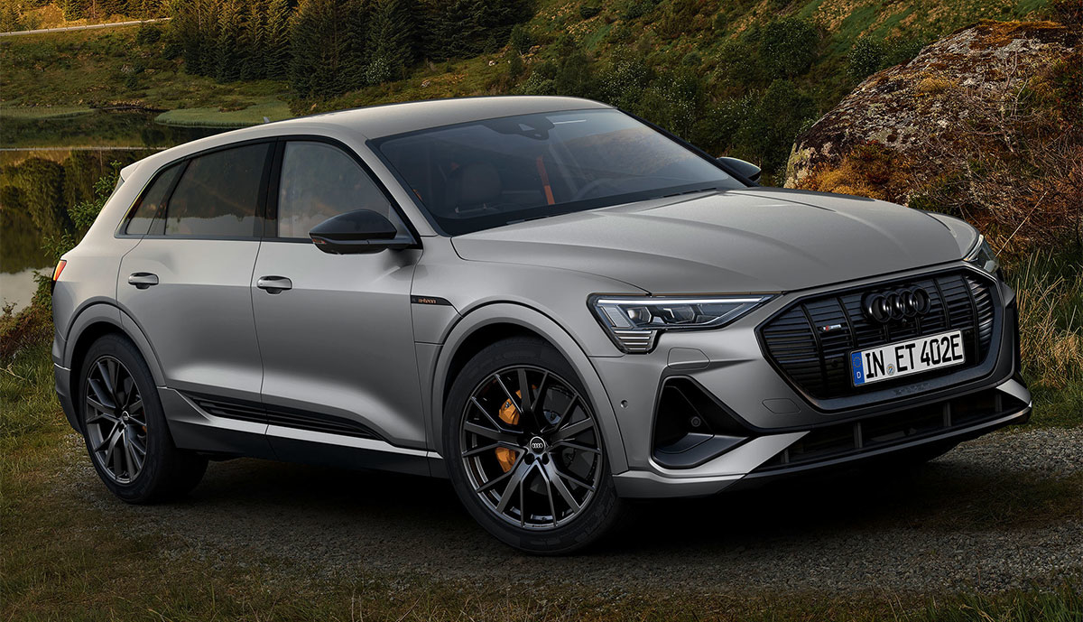 Audi-e-tron-S-line-black-edition-2021-1