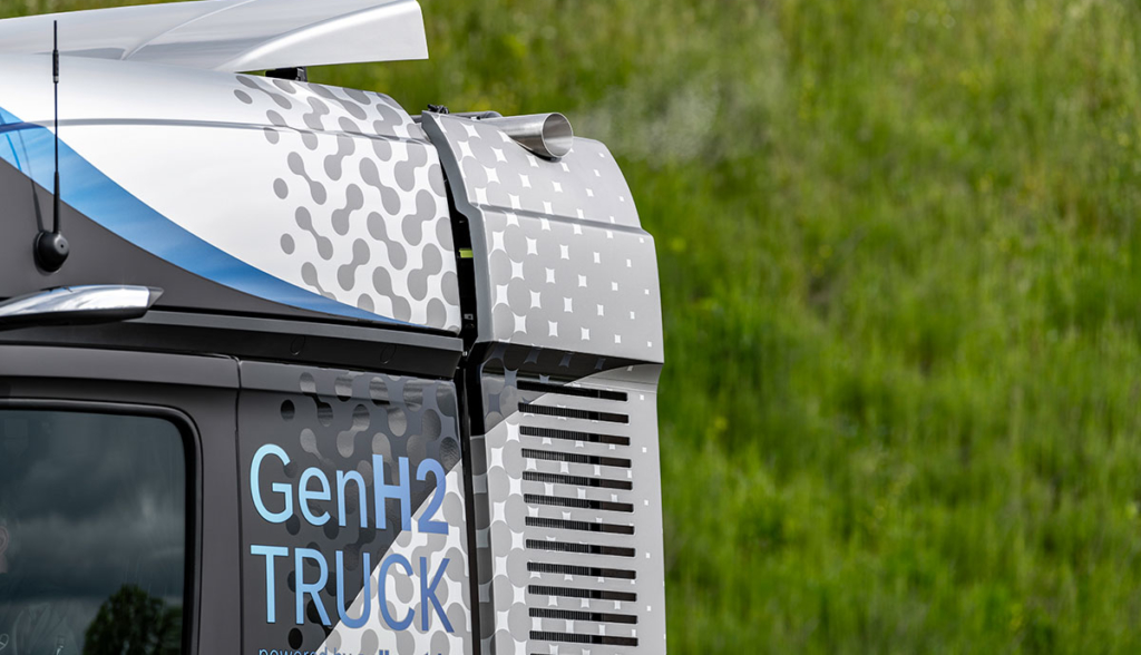 Mercedes-Benz-GenH2-Truck—2021-4