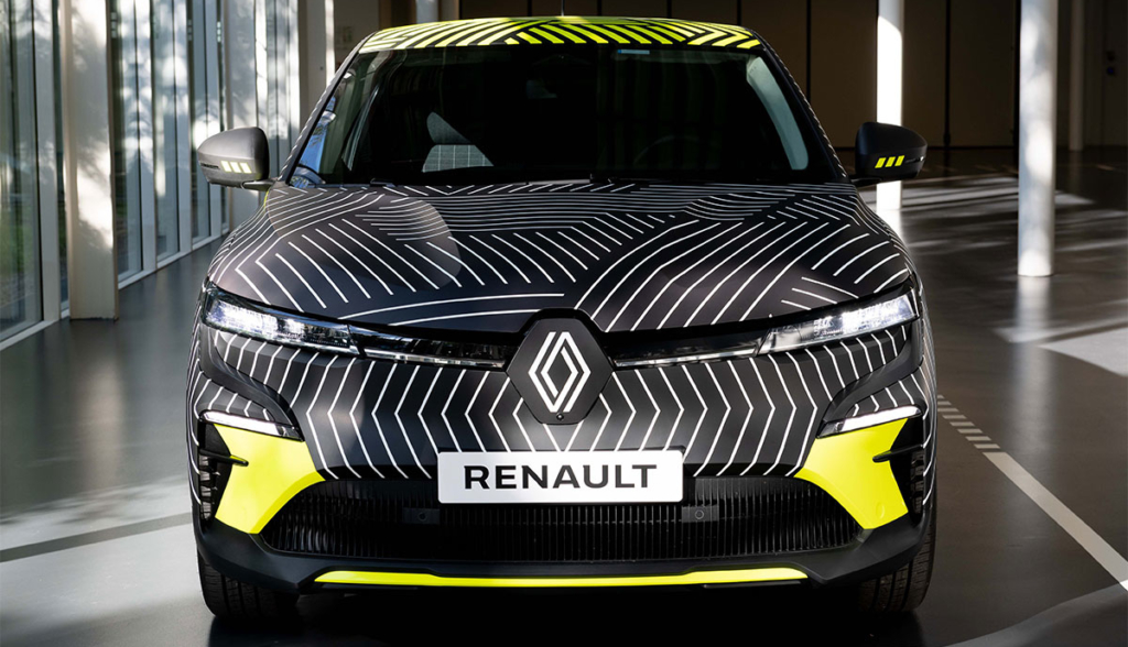 Renault Megane E-TECH Electric getarnt-2021-3