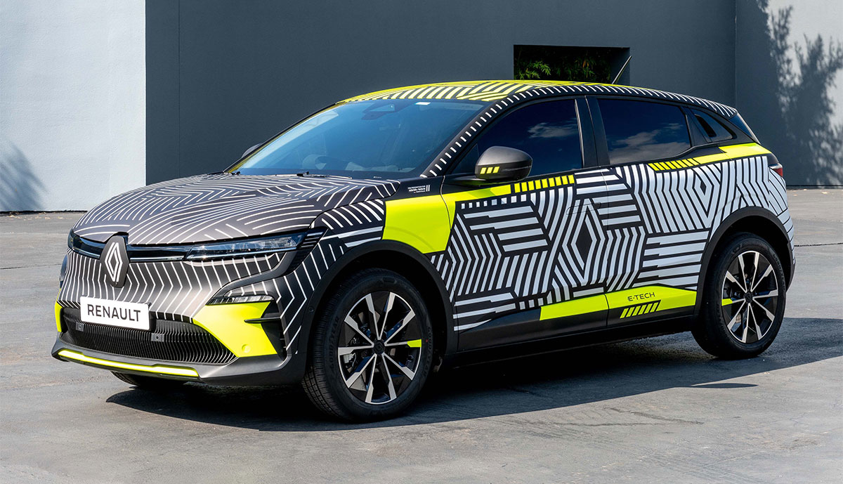 Renault Megane E-TECH Electric getarnt-2021-5