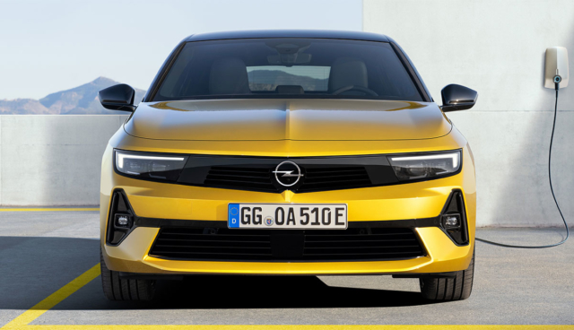 Opel-Astra-Hybrid-2021-7