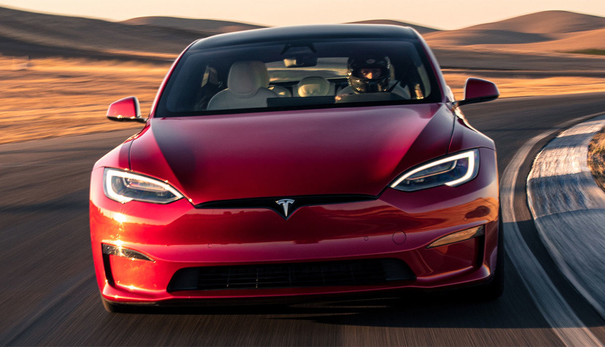 Tesla-Model-S-2021-11