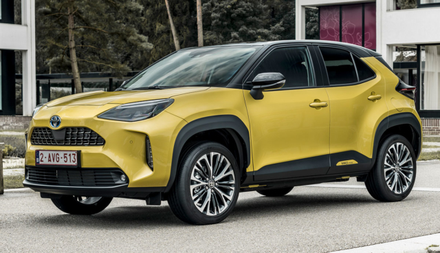 Toyota-Yaris-Cross-2021-4