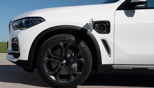 BMW-X5-Ladeanschluss