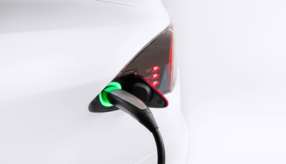 Tesla-Charge-Port