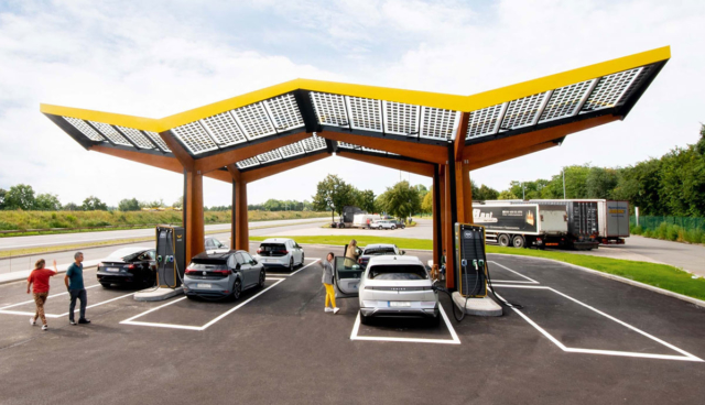 Fastned-Schnellladestation