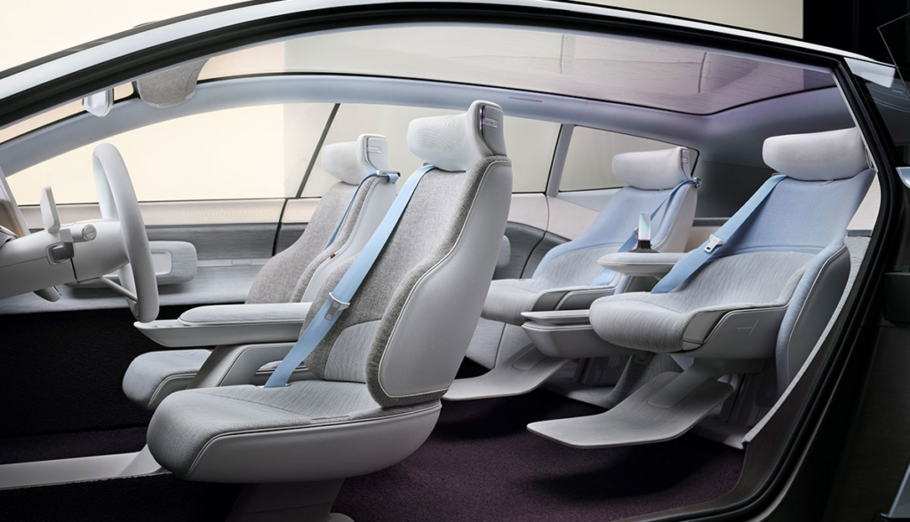 Volvo-Concept-Recharge-2021-1