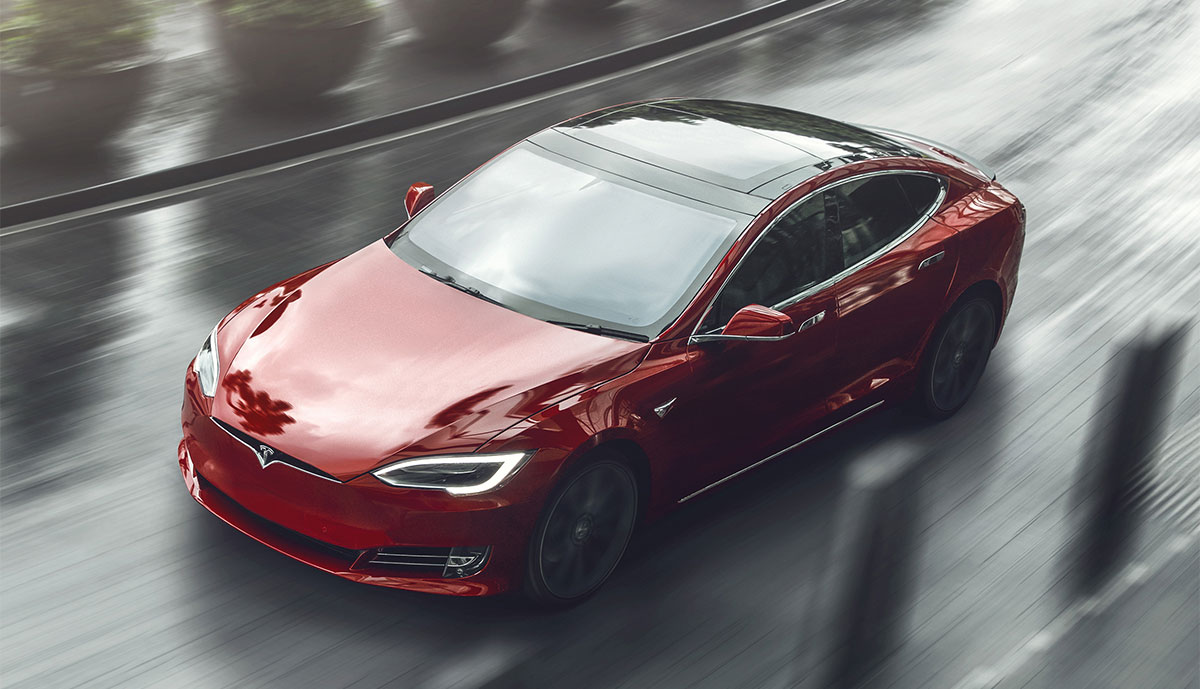 Tesla Model S fällt oft beim TÜV durch - FOCUS online