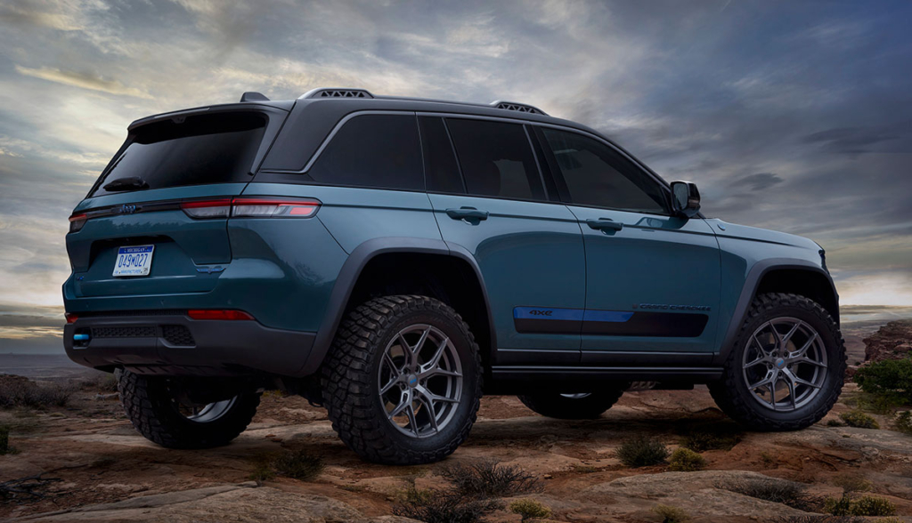 Jeep-Grand-Cherokee-Trailhawk-PHEV-Concept_Back-(2)