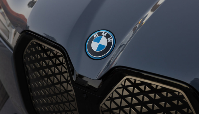 BMW-iX-Emblem