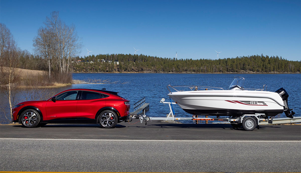 Ford-Mustang-Mach-E-Anhaengelast