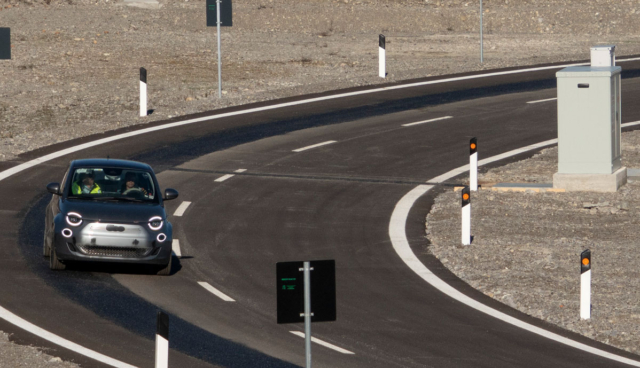 Fiat-500e-dynamisch-kabellos-Laden