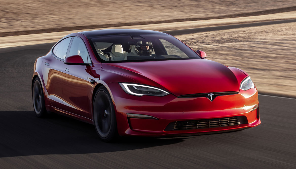 Tesla-Model-S-Plaid-rot