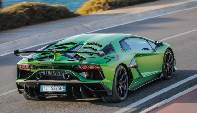 Lamborghini-Aventador