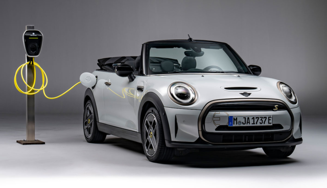 Mini Cooper SE Cabrio-4