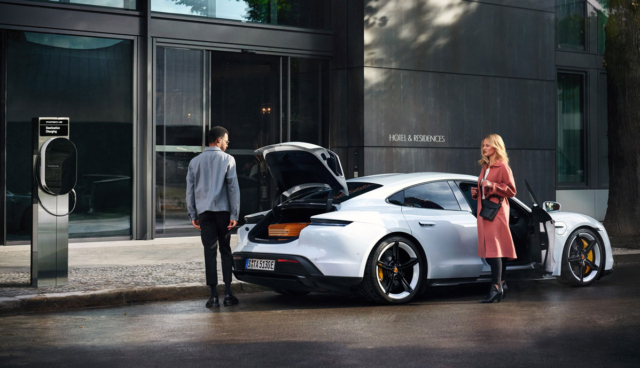 Porsche-Destination-Charging