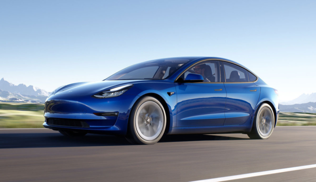 Tesla-Model-3-blau