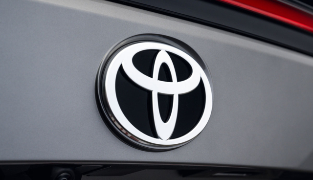 Toyota-bZ4X-Emblem-Heck
