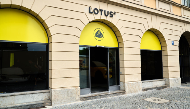 Lotus-Flagship-Store-Muenchen-2023-4