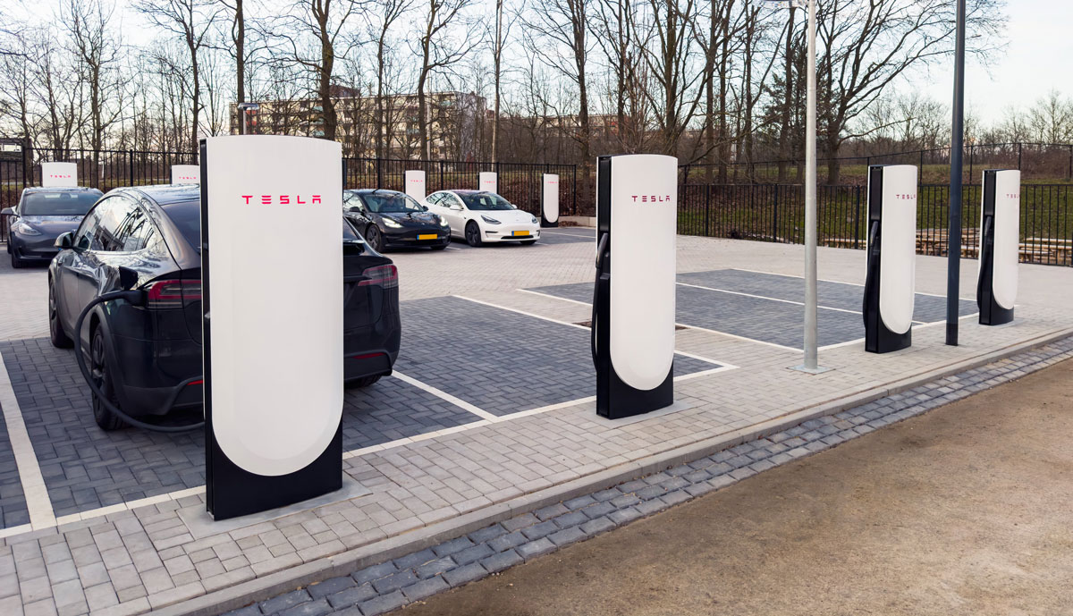 Tesla: Supercharger für alle freigegeben – auch deutsche