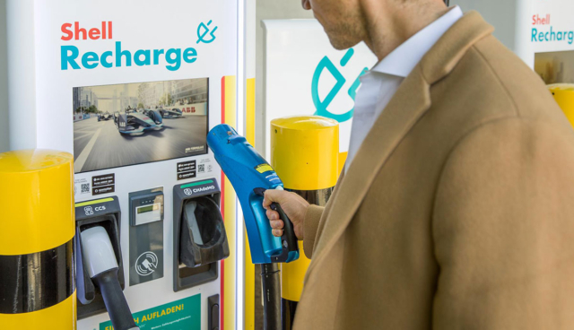 Shell_Recharge_Ladesaeule