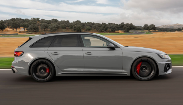 Audi-RS4-