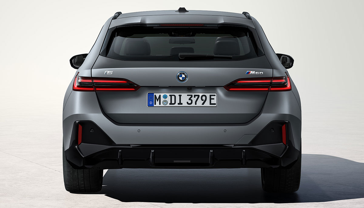 BMW-i5-M60-xDrive-Touring-2024-5