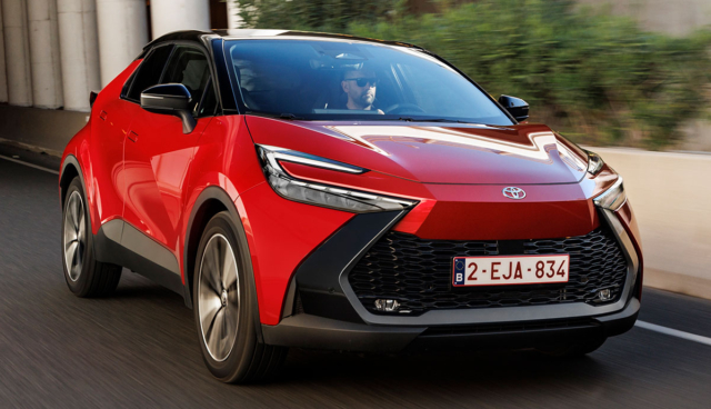 Toyota-C-HR-Hybrid-2024-2