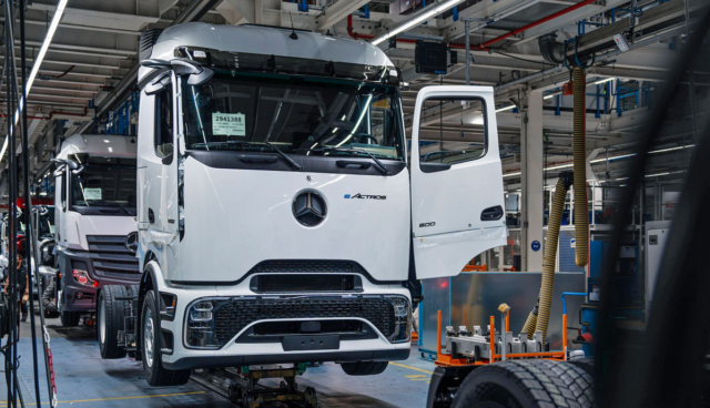 Mercedes-Benz-eActros-Produktion-Woerth-2