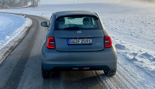 adac-ev_technik_langzeittest-fiat-500-schnee-2401_kxxwwe