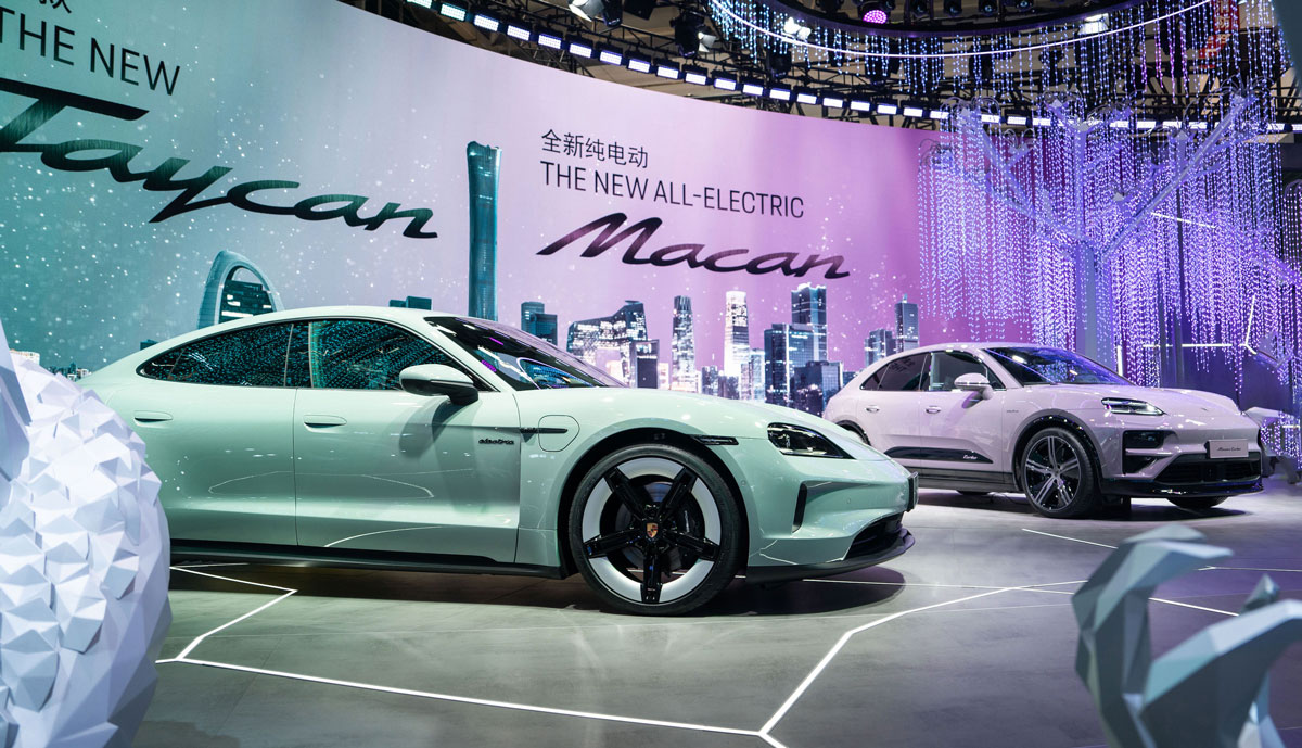 Porsche-Taycan-Macan