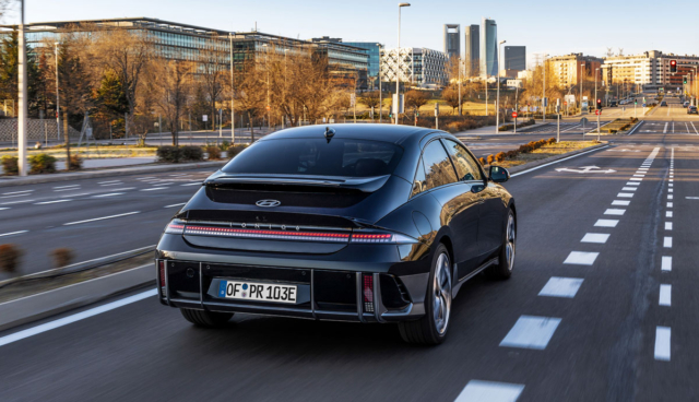 Hyundai-Ioniq-6