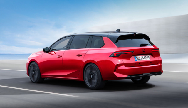 Opel_Astra_Sports_Tourer_Electric_520670