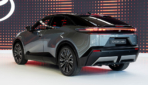 2025-toyota-c-hr-awd-005