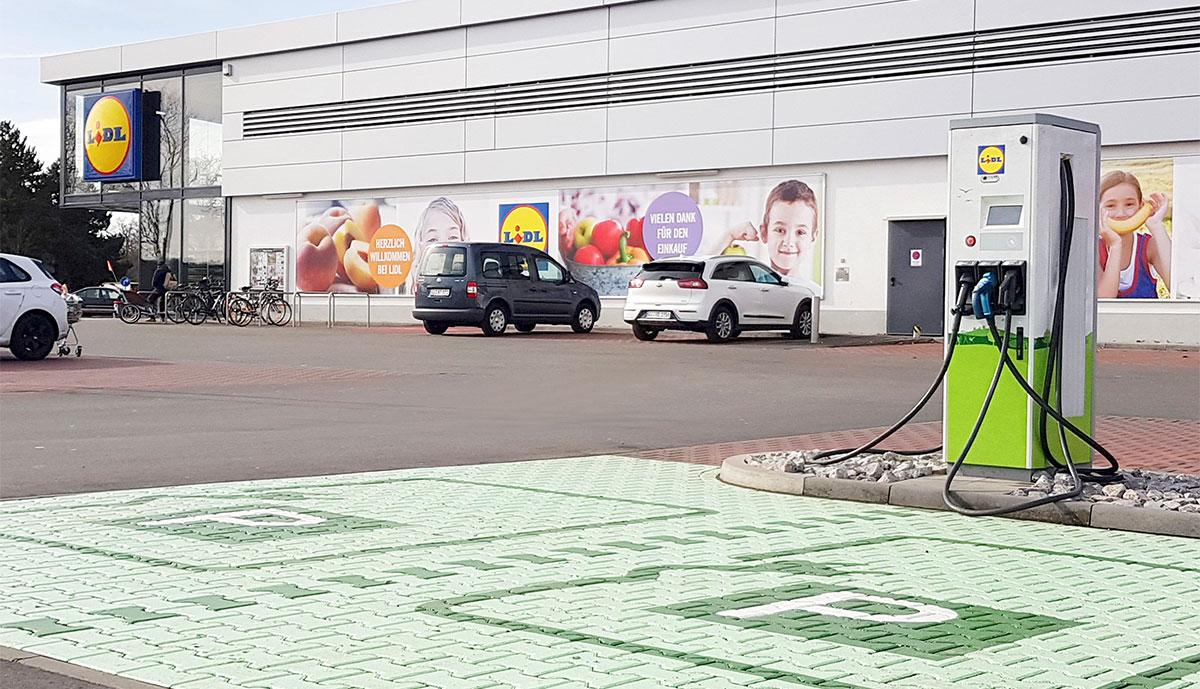 Lidl-Elektroauto-Ladestation