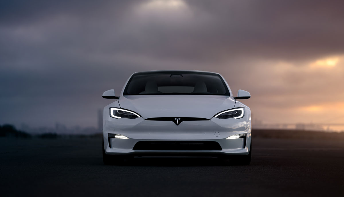 Tesla-Model-S-weiss
